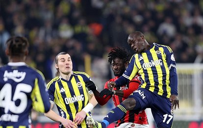 "Fenerbahçe'nin Beklediği Penaltı Çalmadı: Süper Lig'deki Tartışmalı Pozisyon"